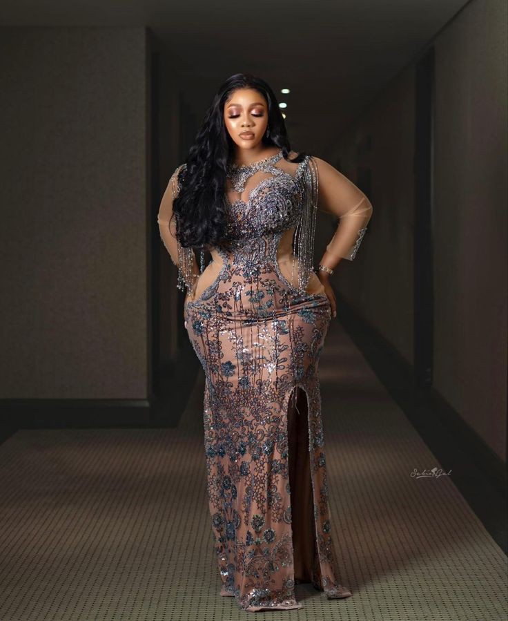 Plus Size Lace Dresses for Special Occasions 