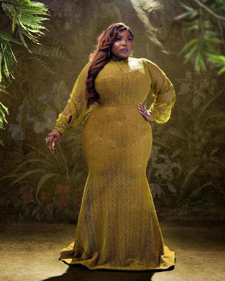Lace Gown Styles for Fat Woman
