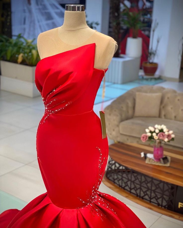 Short English Gown Styles for Ladies