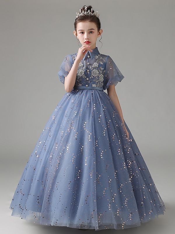 Beautiful Lace Gown Styles for Young Ladies 