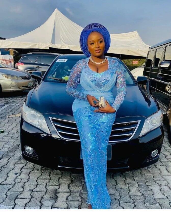 Latest Lace Gown Styles for Ladies 