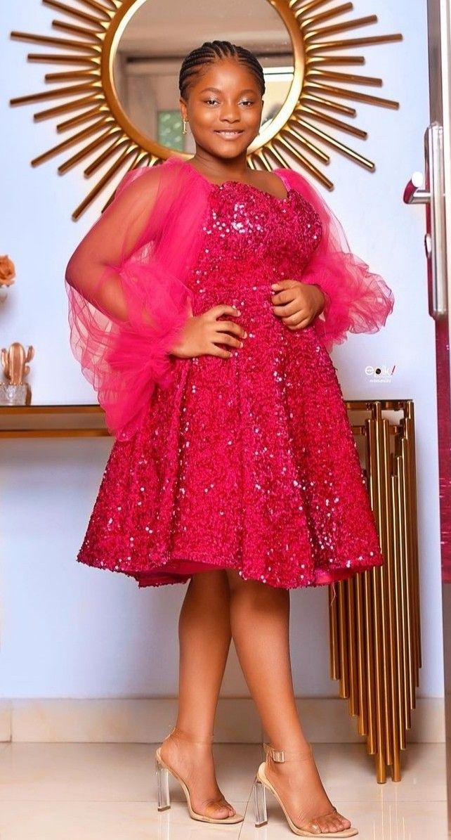 Beautiful Lace Gown Styles for Young Ladies 