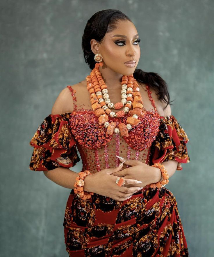 Best Madam Blouse Styles for Wedding 