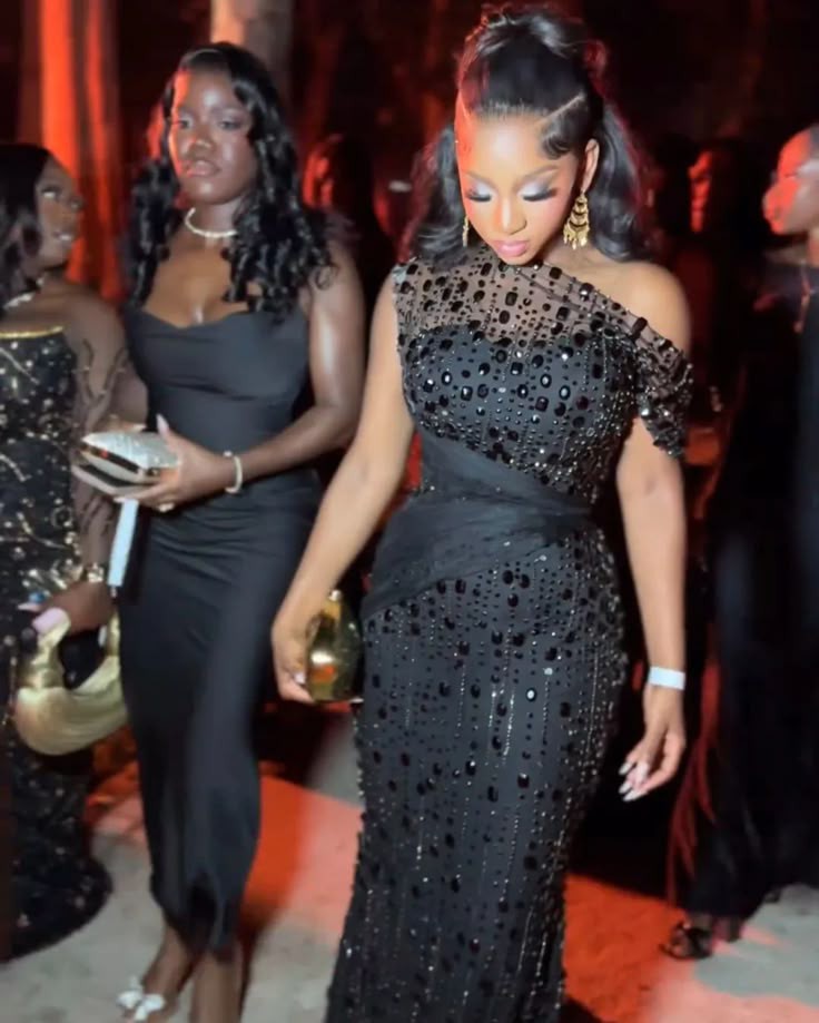 Black Sequence Gown Styles 