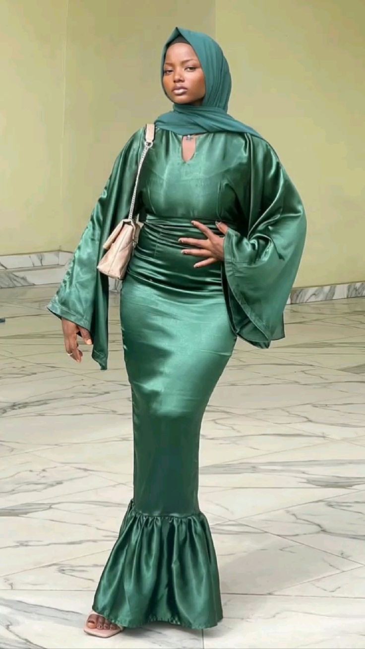 Styles for Plain Material Gown 