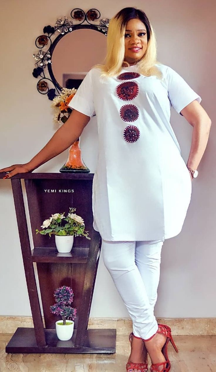 Short Senator Gown for Ladies 