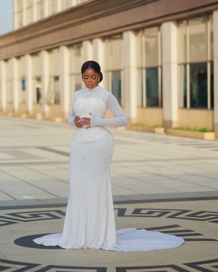 White Lace Gown Styles