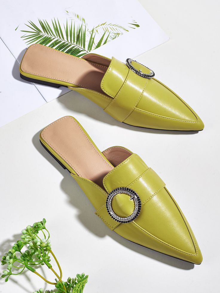Flat Cover Shoe for Ladies 
