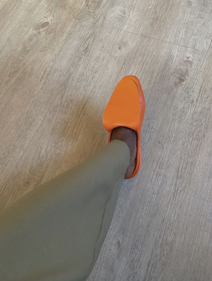 Flat Cover Shoe for Ladies 