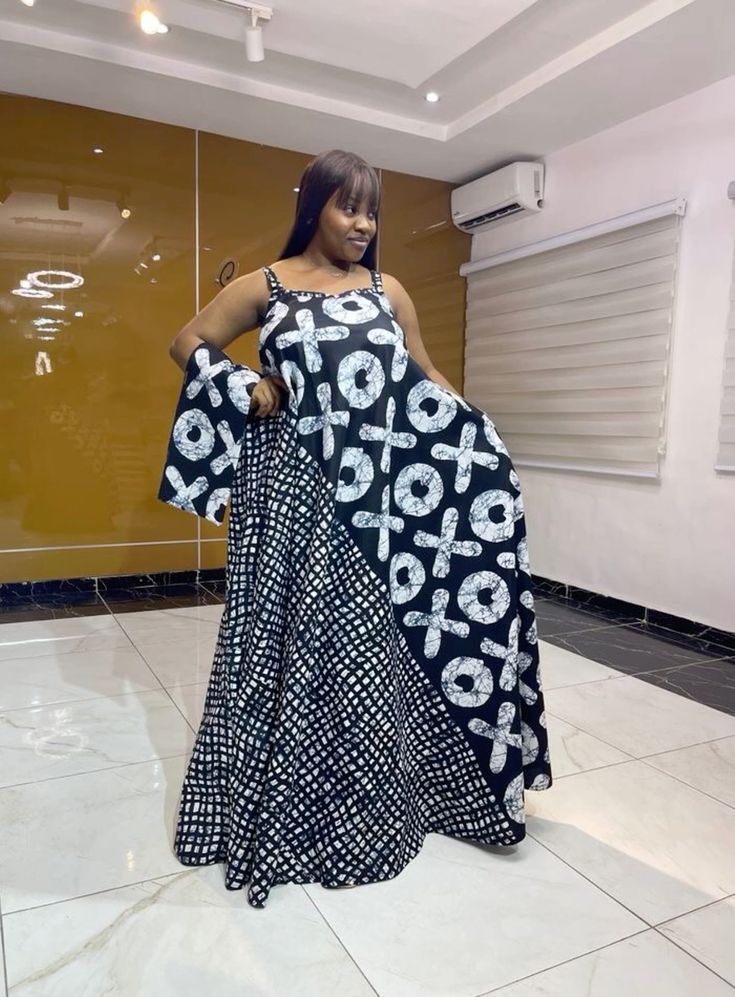 Full Flare Sleeveless Gown Ideas