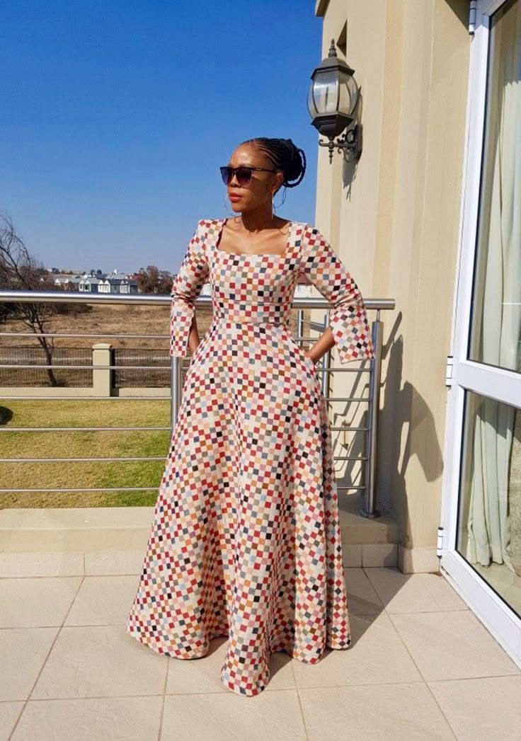 Simple Vintage Gown Styles for Ladies 